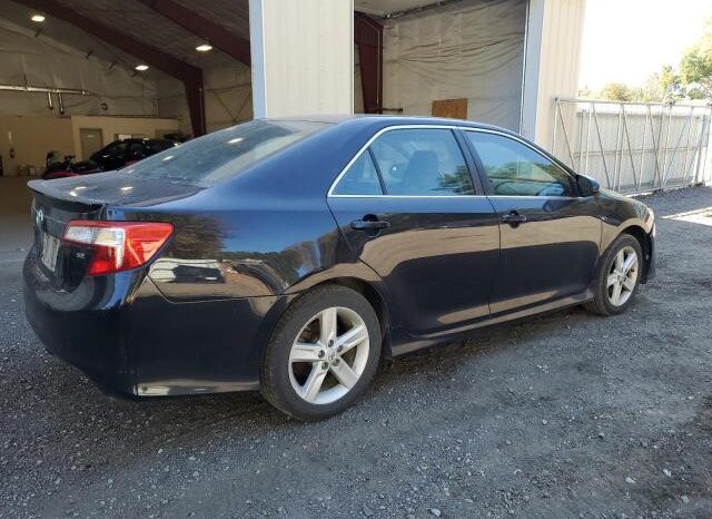 
								2012 Toyota Camry base full									