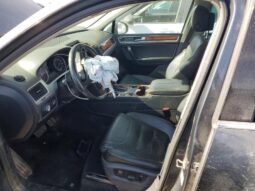 
										2011 Volkswagen Touareg full									