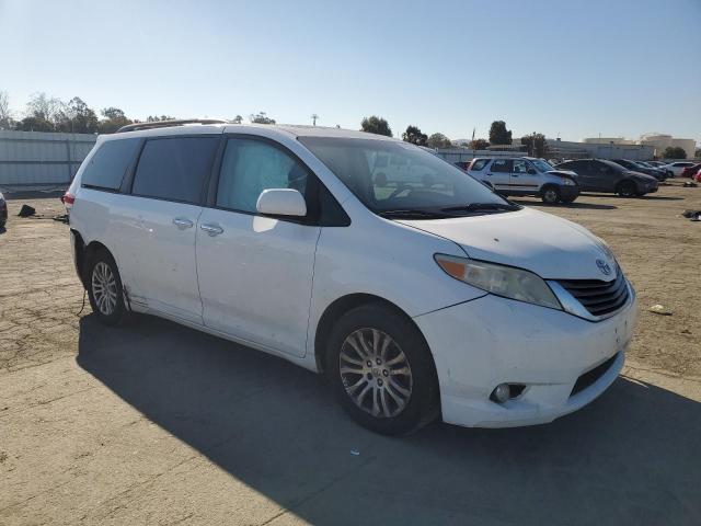 2012 Toyota Sienna xle