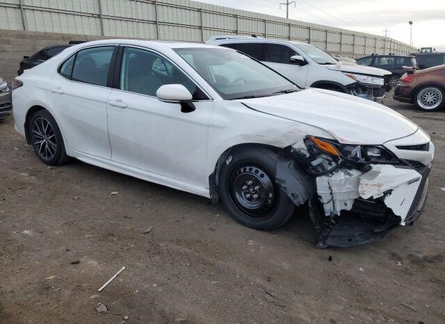 
								2022 Toyota Camry full									