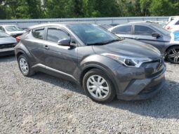 
										2019 Toyota C-hr full									