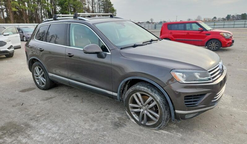 
								2015 Volkswagen Touareg full									