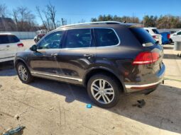 
										2016 Volkswagen Touareg full									