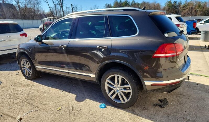 
								2016 Volkswagen Touareg full									