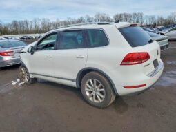 
										2013 Volkswagen Touareg full									