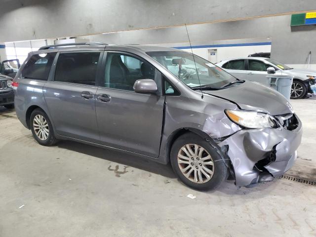 2012 Toyota Sienna xle