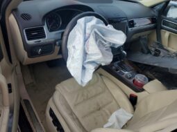 
										2014 Volkswagen Touareg full									