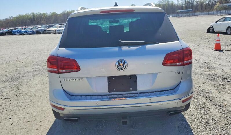 
								2016 Volkswagen Touareg full									