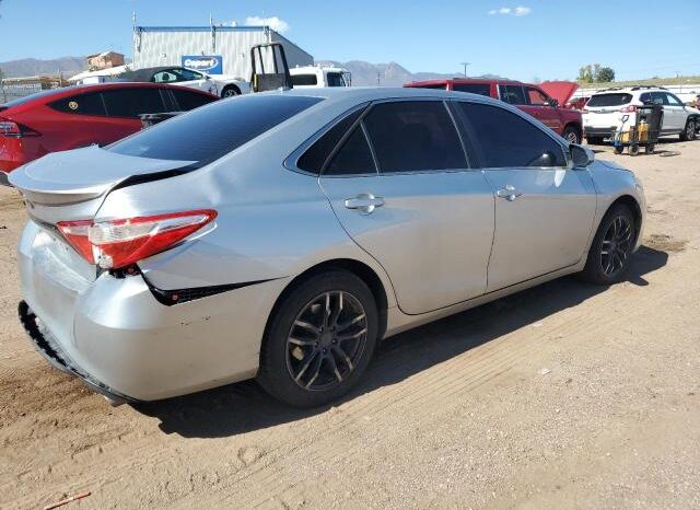 
								2016 Toyota Camry le full									
