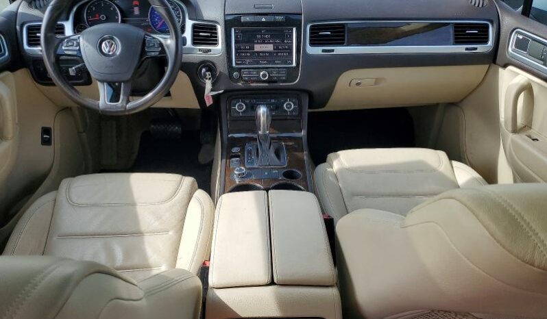 
								2014 Volkswagen Touareg full									