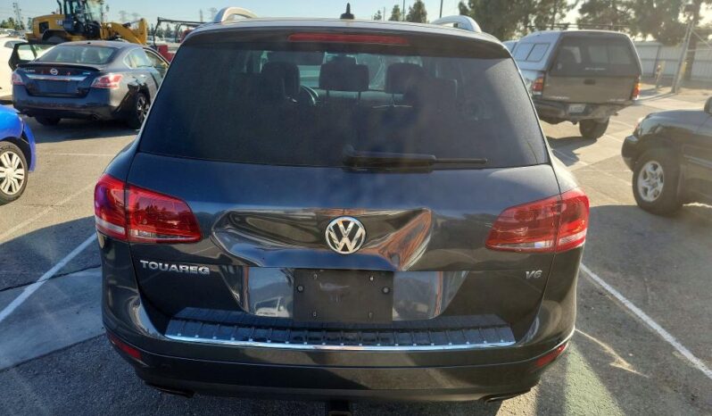 
								2013 Volkswagen Touareg full									