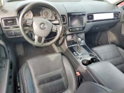 
										2011 Volkswagen Touareg full									