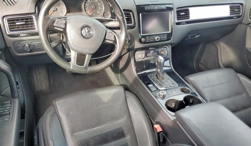 
								2011 Volkswagen Touareg full									