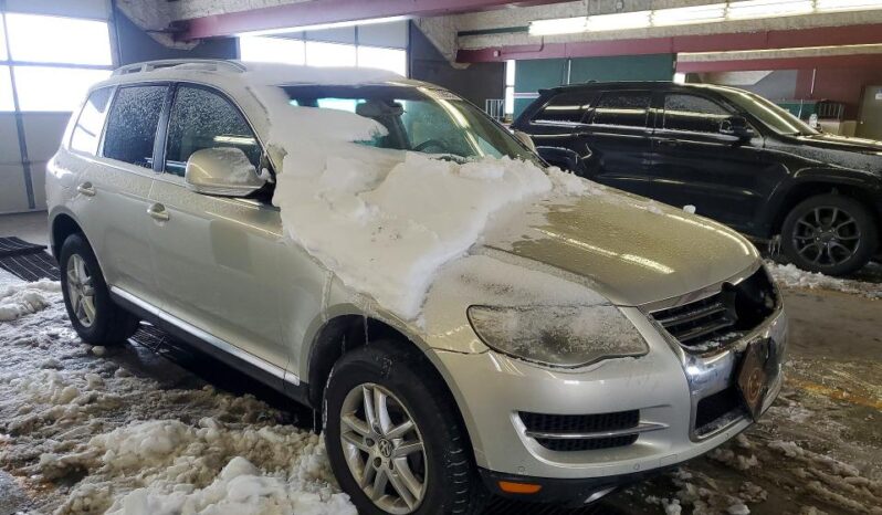 
								2008 Volkswagen Touareg full									