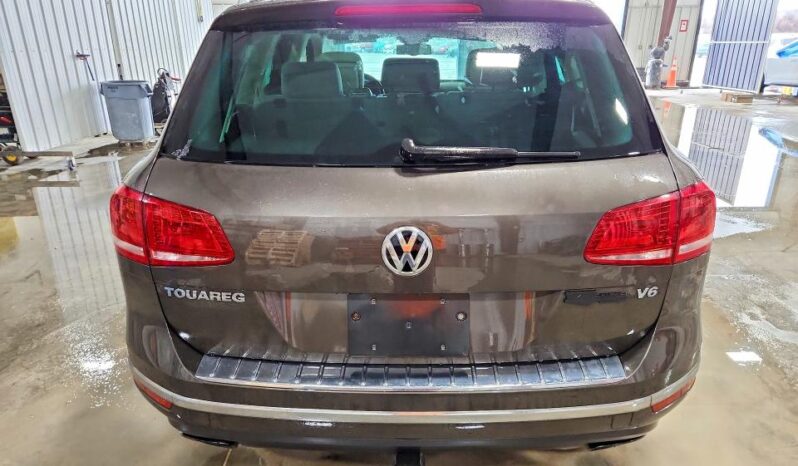 
								2015 Volkswagen Touareg full									