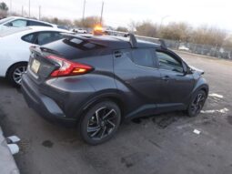 
										2022 Toyota C-hr full									