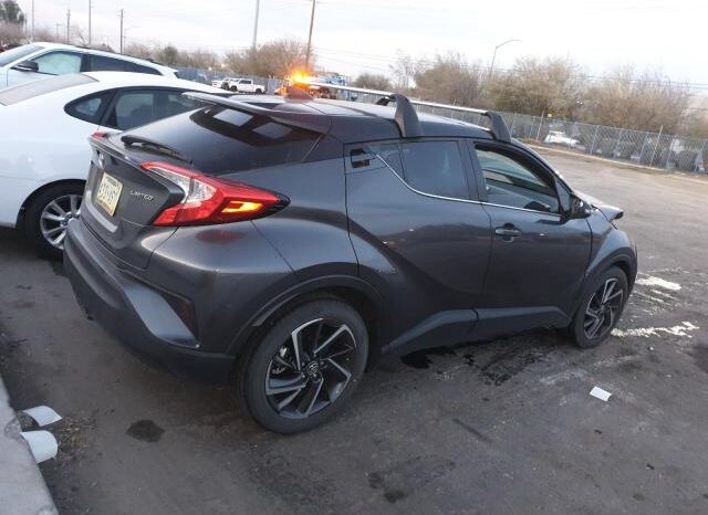 
								2022 Toyota C-hr full									