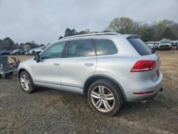 
										2014 Volkswagen Touareg full									
