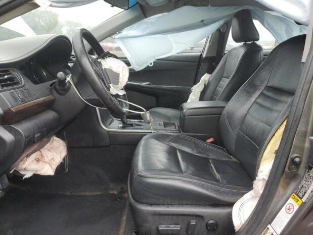 
								2016 Toyota Camry le full									