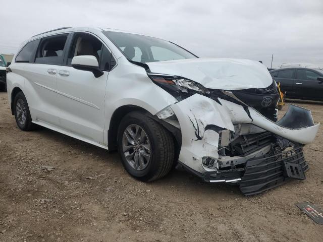 2022 Toyota Sienna xle