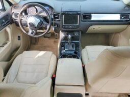 
										2013 Volkswagen Touareg full									