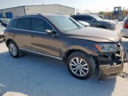 
										2013 Volkswagen Touareg full									