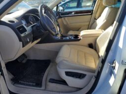
										2013 Volkswagen Touareg full									