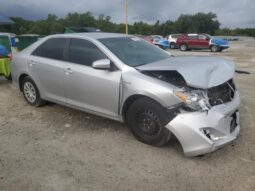 
										2012 Toyota Camry hybr full									