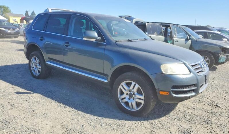 
								2005 Volkswagen Touareg full									