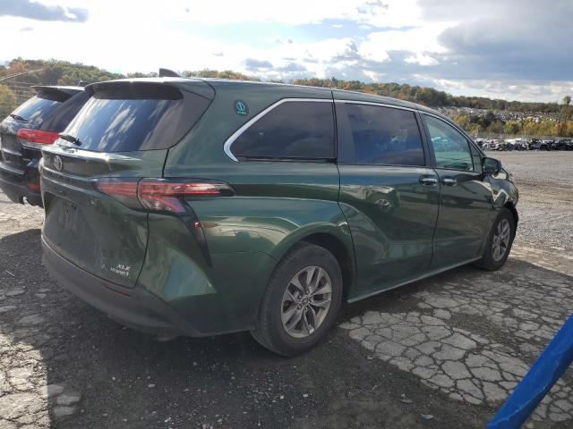 2022 Toyota Sienna xle