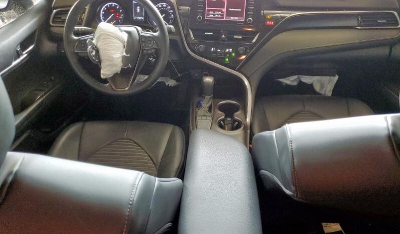 
								2023 Toyota Camry full									