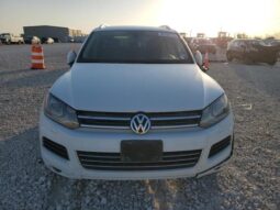 
										2014 Volkswagen Touareg full									