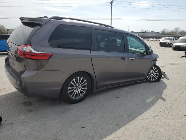 2020 Toyota Sienna xle