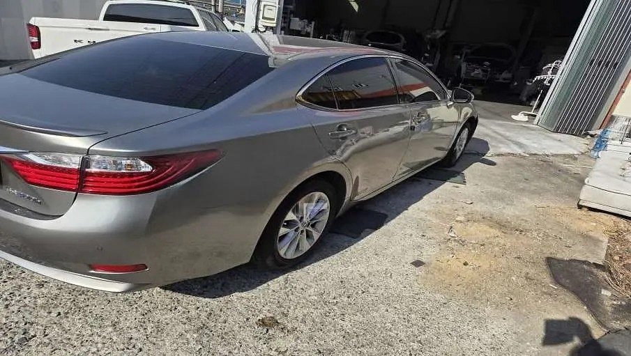 LEXUS ES300H
