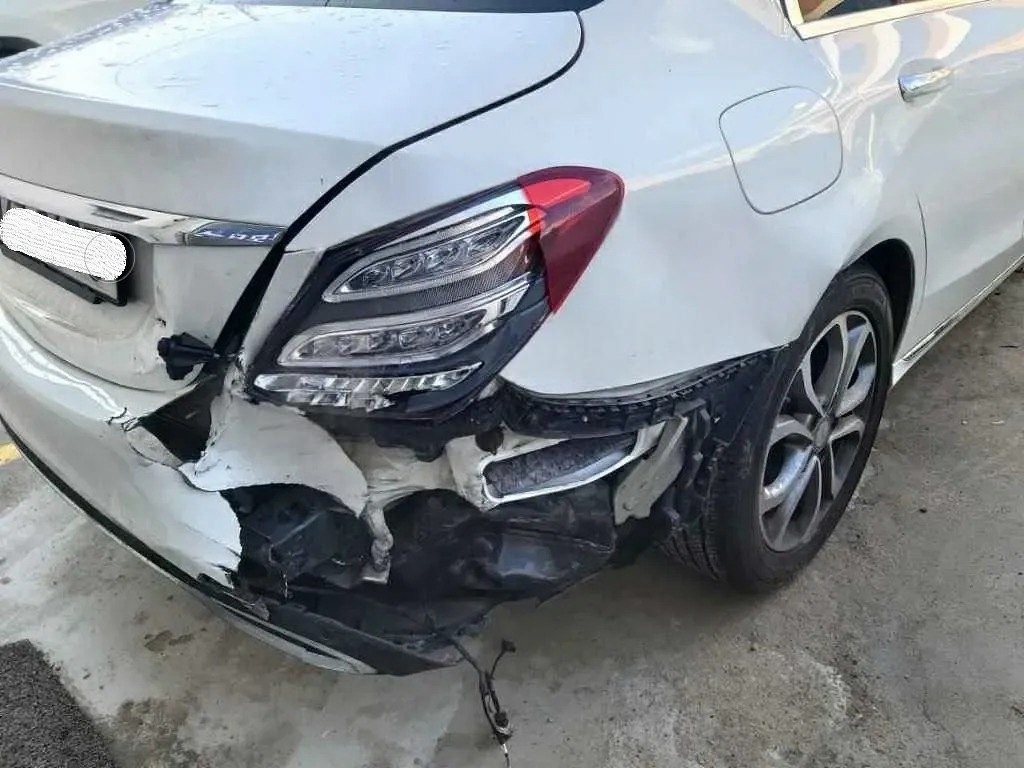 MERCEDES BENZ C 200d