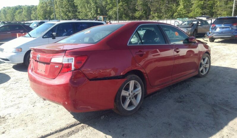
								2014 Toyota Camry full									