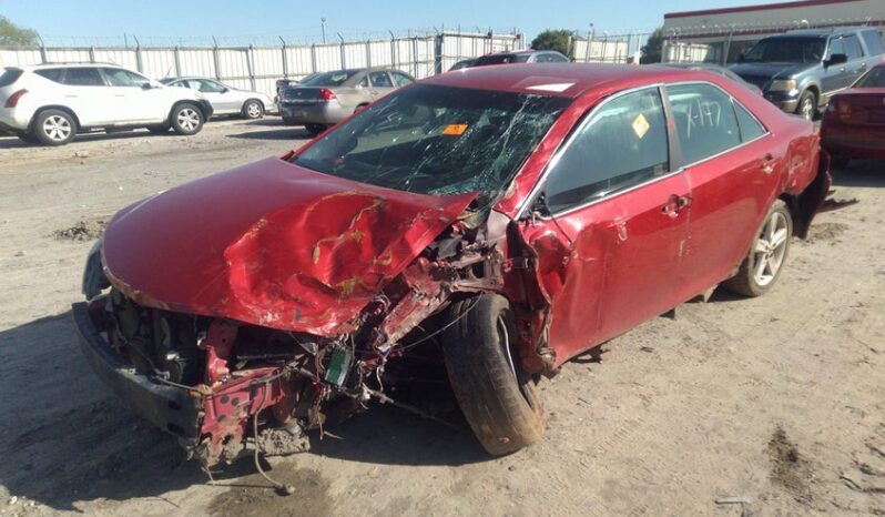 
								2014 Toyota Camry full									