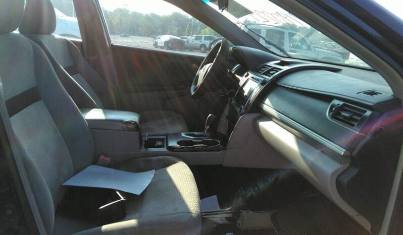
								2012 Toyota Camry full									