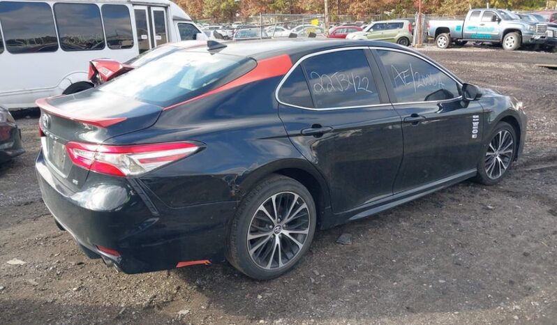 
								2019 Toyota Camry full									