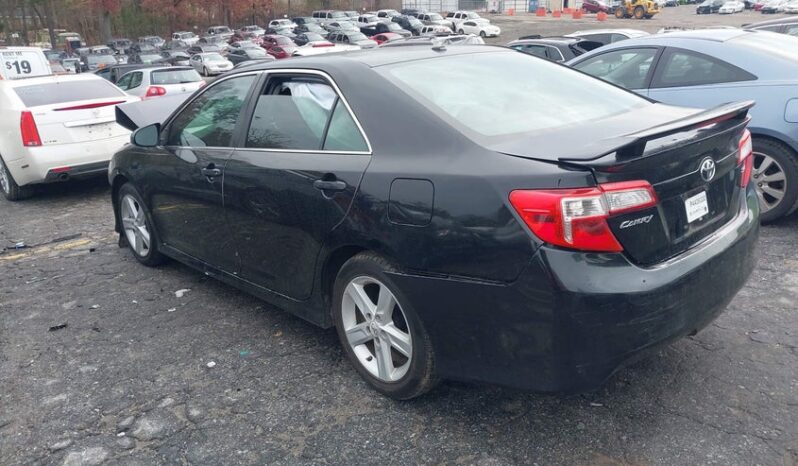 
								2012 Toyota Camry full									