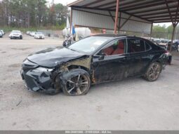 
										2020 Toyota Camry full									