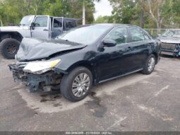 
										2014 Toyota Camry full									
