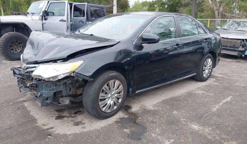 
								2014 Toyota Camry full									