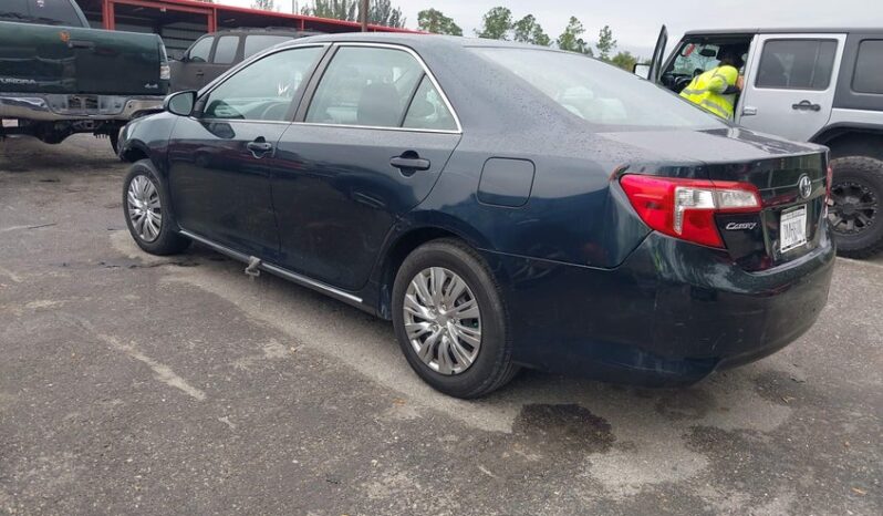 
								2014 Toyota Camry full									