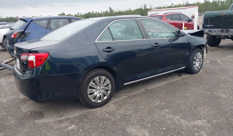 
								2014 Toyota Camry full									