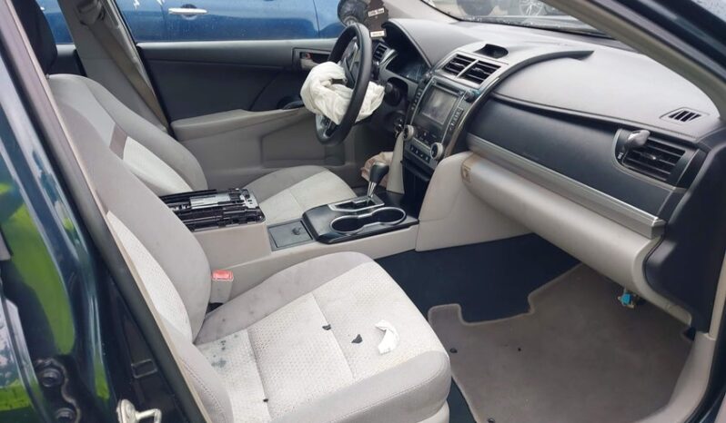 
								2014 Toyota Camry full									