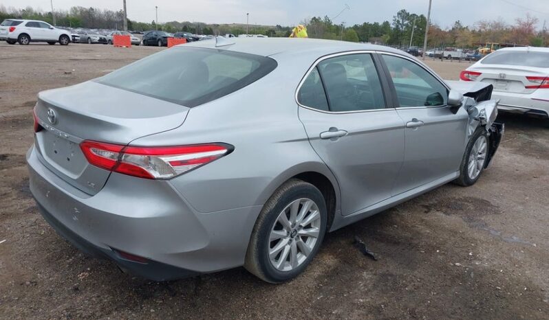 
								2019 Toyota Camry full									