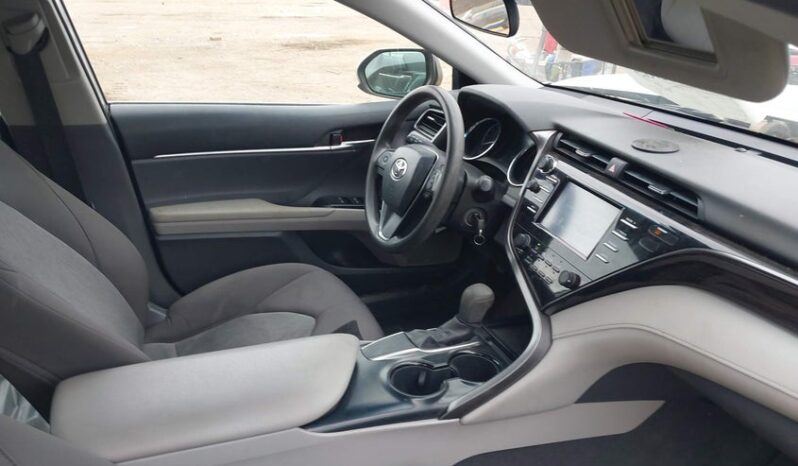 
								2019 Toyota Camry full									