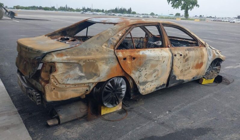 
								2016 Toyota Camry full									