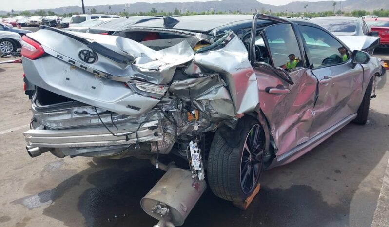 
								2019 Toyota Camry full									